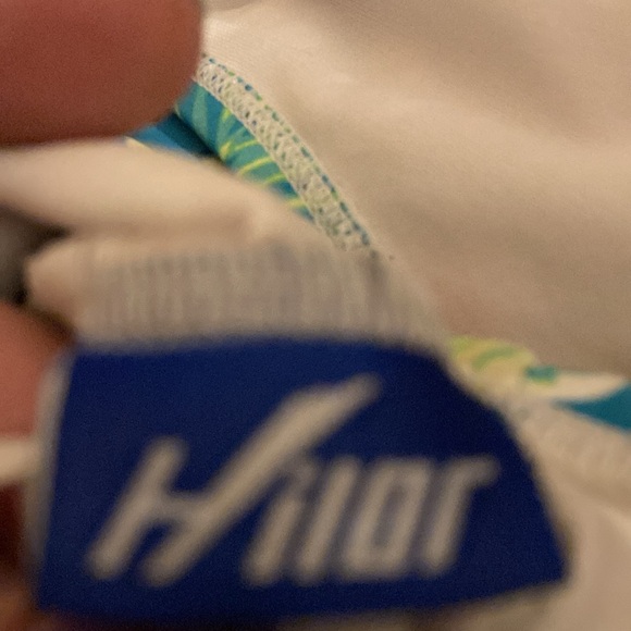 Swimsuit 12 - Picture 4 of 5